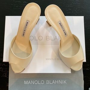 Manolo blahnik Jadarona kitten heel calf mule sandals in beige. Worn once.